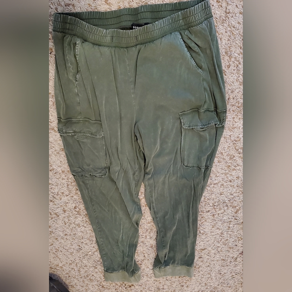 Torrid Olive Green Jogger Pants size 1